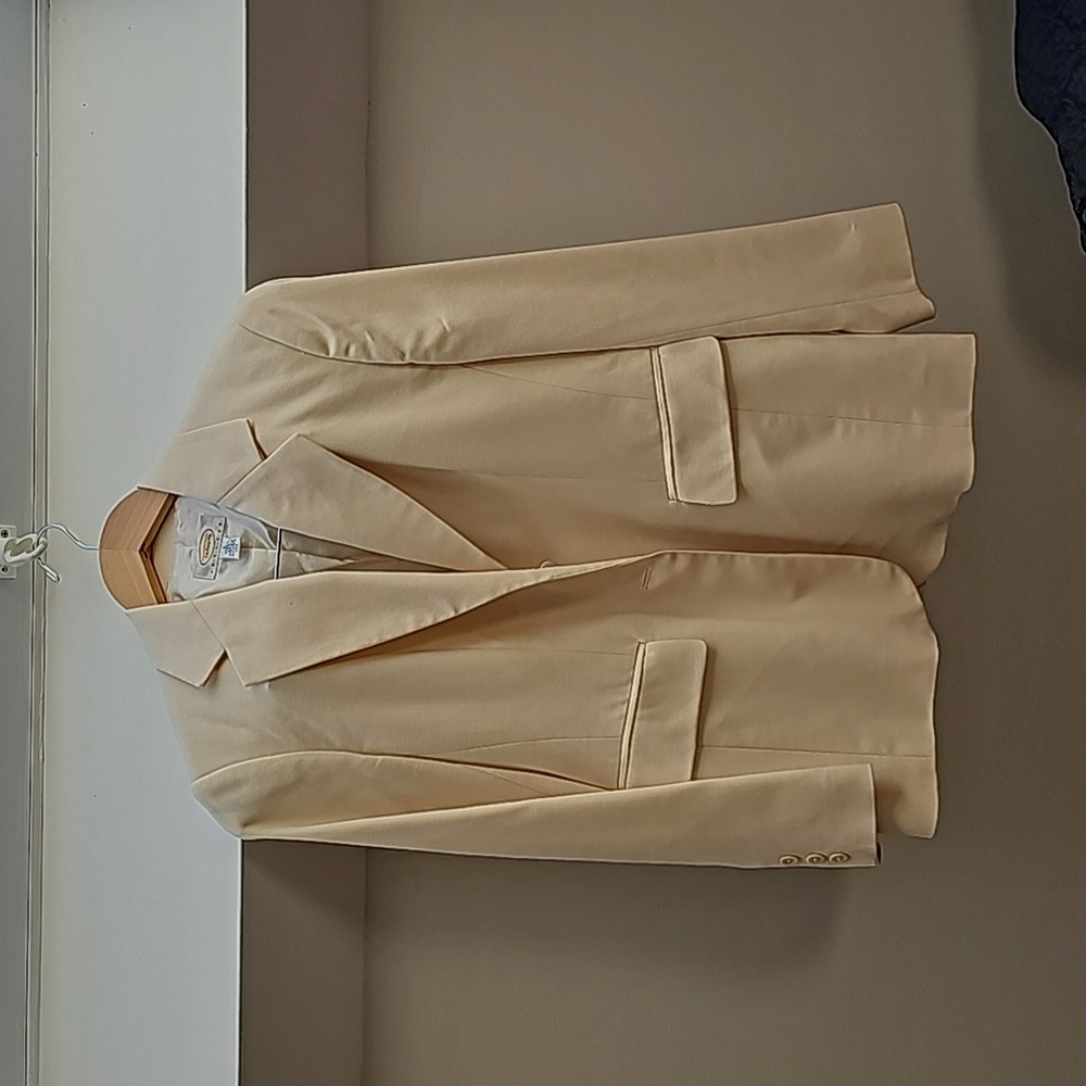 White talbots petites suite jacket like new size 4